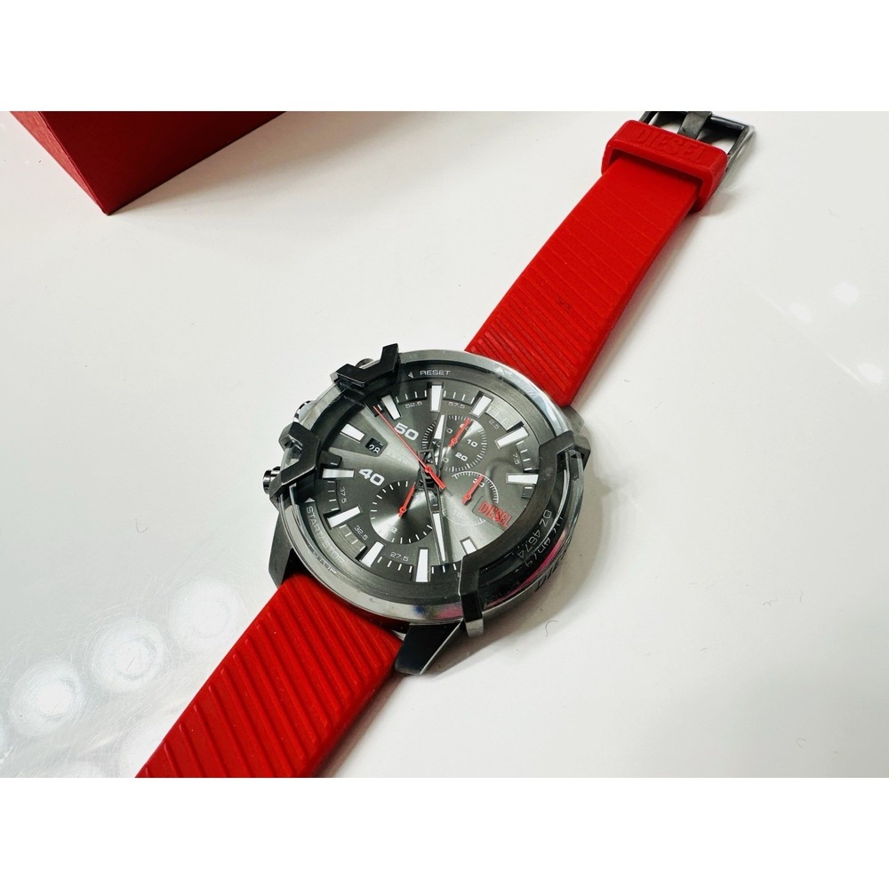 Diesel Split Chrono Mens Quartz Chronograph 51mm Gray Dial Red Strap DZ4673SET